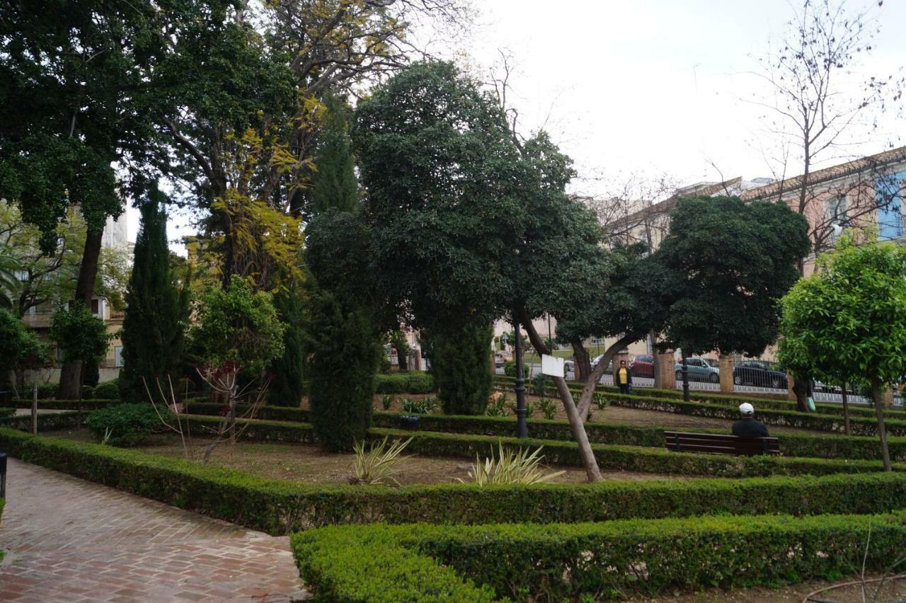 Apartamento Plaza Alfonso XII Malaga Exterior photo