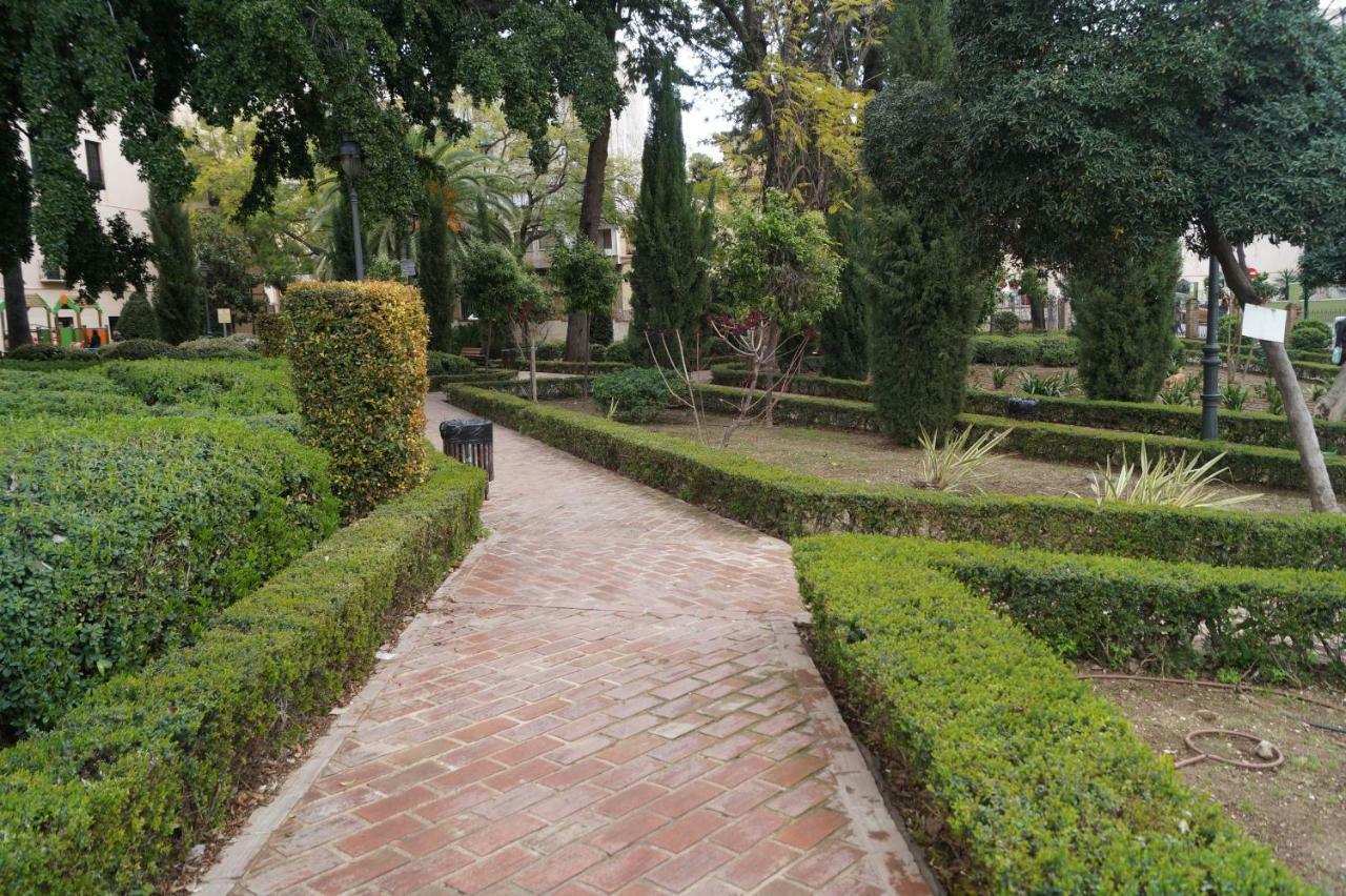 Apartamento Plaza Alfonso XII Malaga Exterior photo